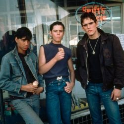 How tall is johnny from the outsiders